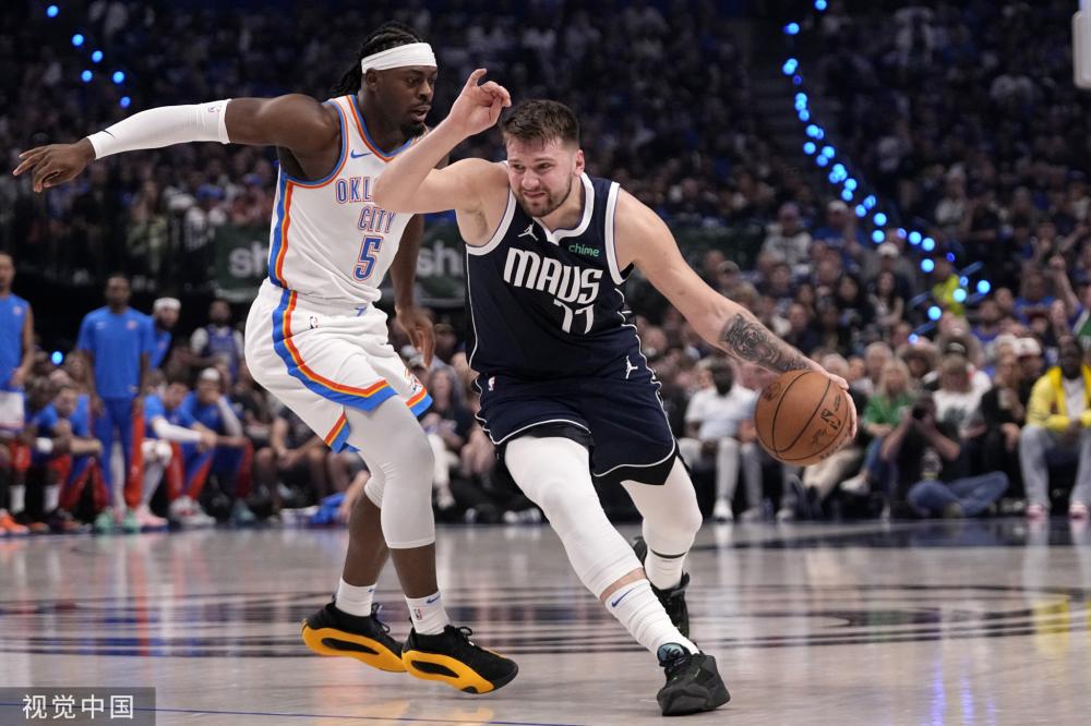 穿梭于山间 穿梭于山间