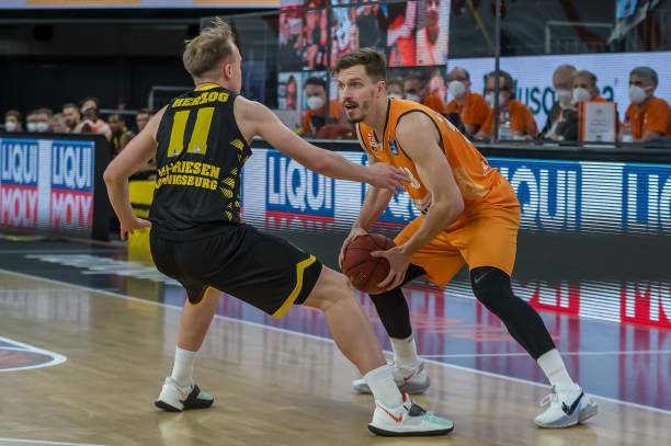 史仅差一盘 史仅差一盘